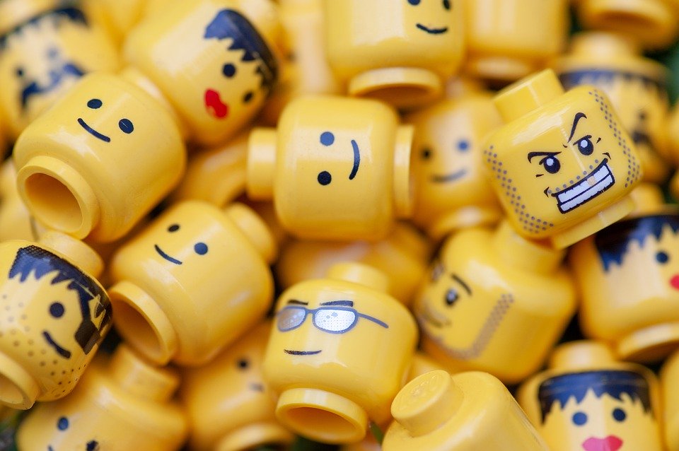 How to Promote Change with the Right People? 1 How to Promote Change with the Right People? lego people